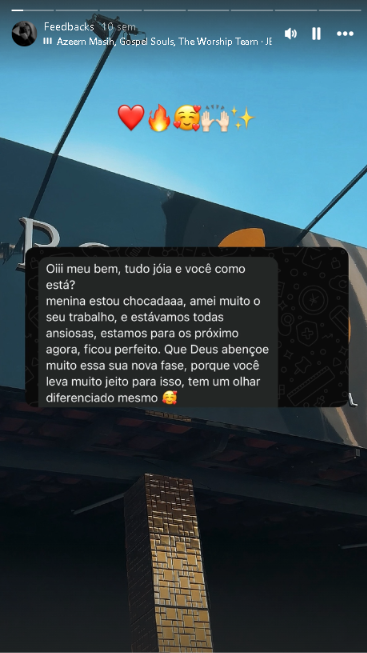 Print de mensagem de cliente elogiando o trabalho da Clarissa, dizendo que ficou perfeito e que ela tem um olhar diferenciado